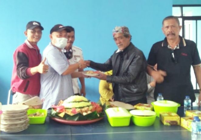 Potong Tumpeng Awali Peresmian Kantor FJB Bogor Timur