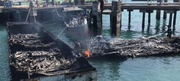 Kapal Bea Cukai Batam Terbakar