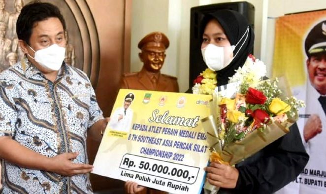 Pemkab Berikan “Penghargaan Atlet Pencak Silat Bekasi” di Ajang SEA 2022