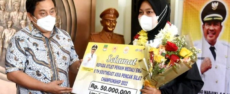 Pemkab Berikan “Penghargaan Atlet Pencak Silat Bekasi” di Ajang SEA 2022