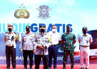 Kapolri “Lepas Masyarakat Mudik Gratis