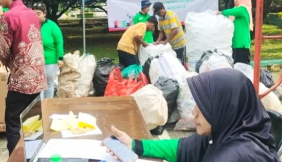 DLH dan BSIP Kota Bekasi ‘Rangkul ASN’ Sedekah Sampah