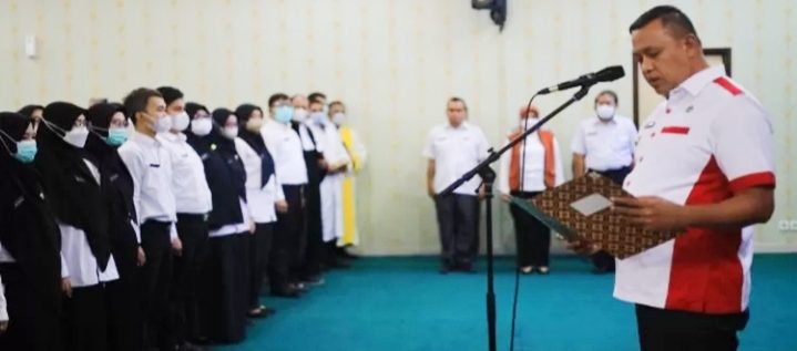 Plt Wali Kota Bekasi ‘Lantik’ 212 Pegawai Negeri Sipil