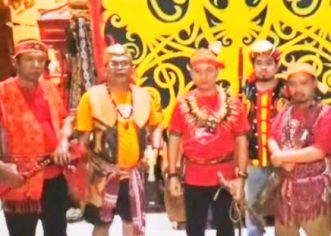 Masyarakat ‘Adat Dayak Geram’ Gegara Rocky Gerung Diduga Hina Jokowi