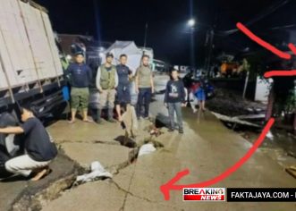 Warga Bekasi Gempar, Tanah di Bojongmangu Tiba-tiba Bergeser, Sejumlah Rumah Roboh Serta Jalan Raya Amblas.