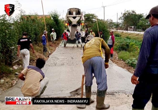 CV. Putra Jaya Mandiri ‘Kejar Target’ Bangun Jalan di Desa Karangsong Indramayu