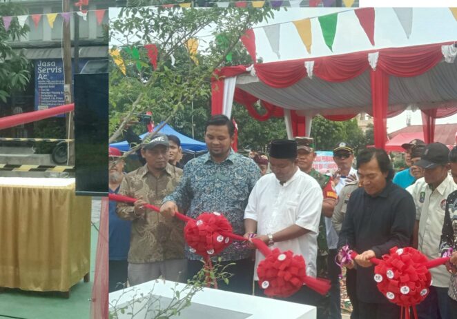Wakil Wali Kota Bekasi Resmikan Taman Bermain RW 011 Perumahan SBS