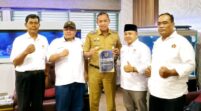 PWI Bekasi Raya ‘Serahkan Kajian dan Rekomendasi’ Tata Kelola TJSL/CSR kepada Wali Kota Bekasi