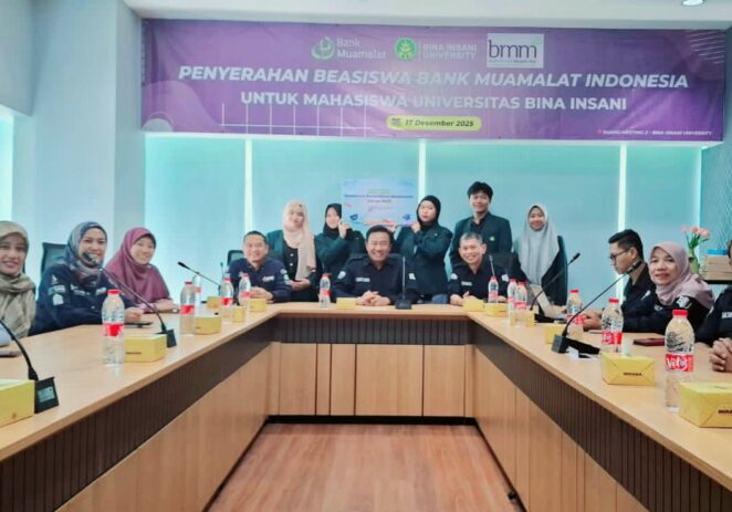 Sepuluh Mahasiswa Bina Insani University ‘Terima Beasiswa’ Dari Bank Muamalat Indonesia Cabang Kota Bekasi