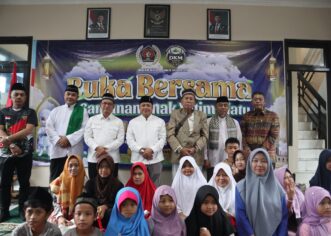 PWI Bekasi Raya Kembali Gelar Bukber dan Santunan Anak Yatim